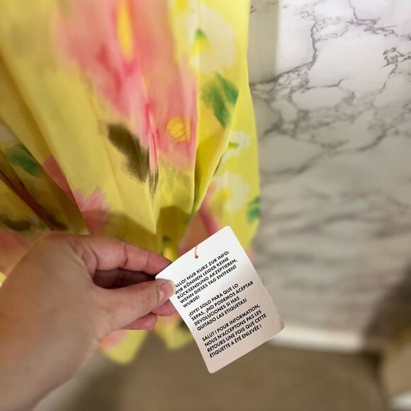 ASOS DESIGN pleated wrap front midi dress in yellow floral - Picture 2 of 6